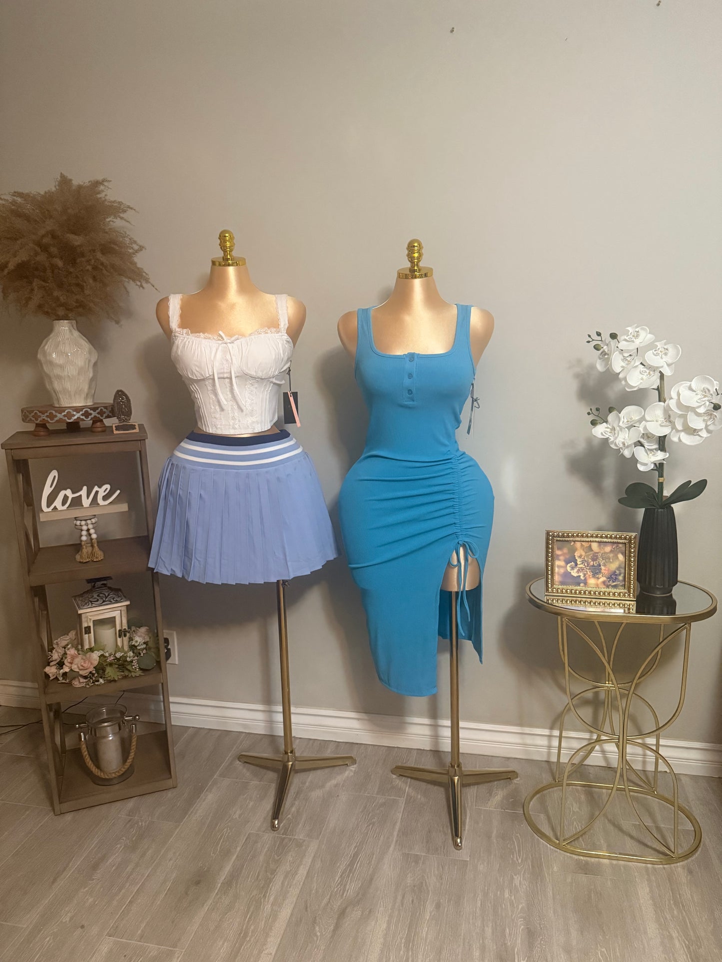 Lace-trim top and Elastic pleated skort
