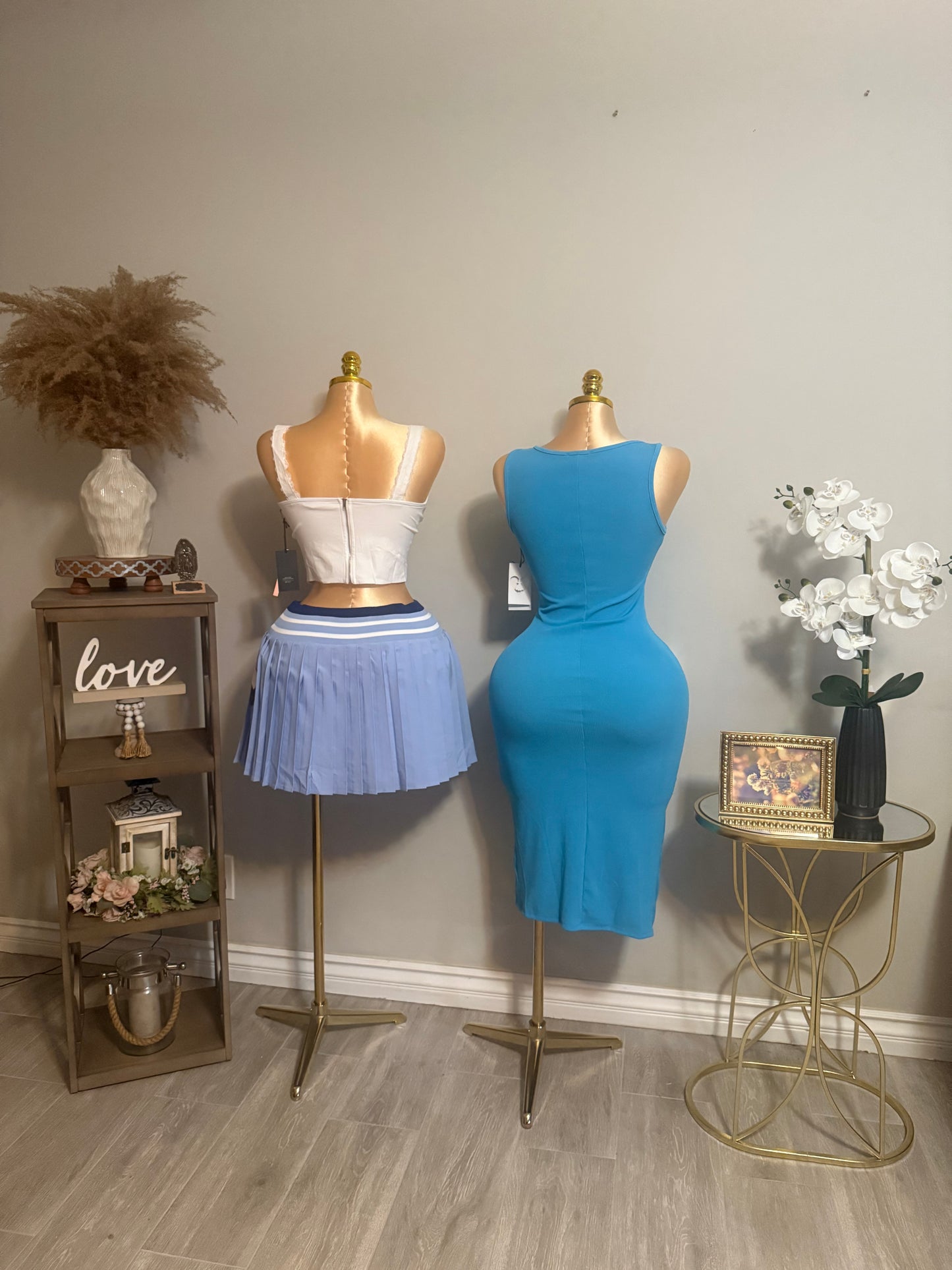 Lace-trim top and Elastic pleated skort